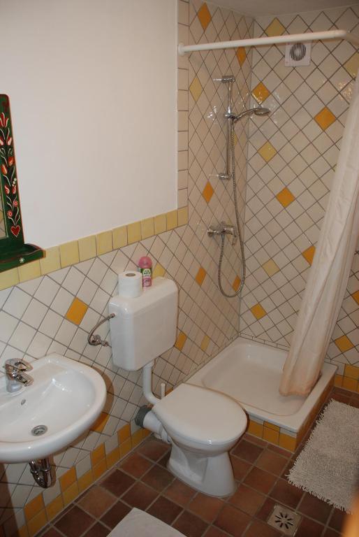 Hungaria Vendeghaz Hotel Eger Bilik gambar